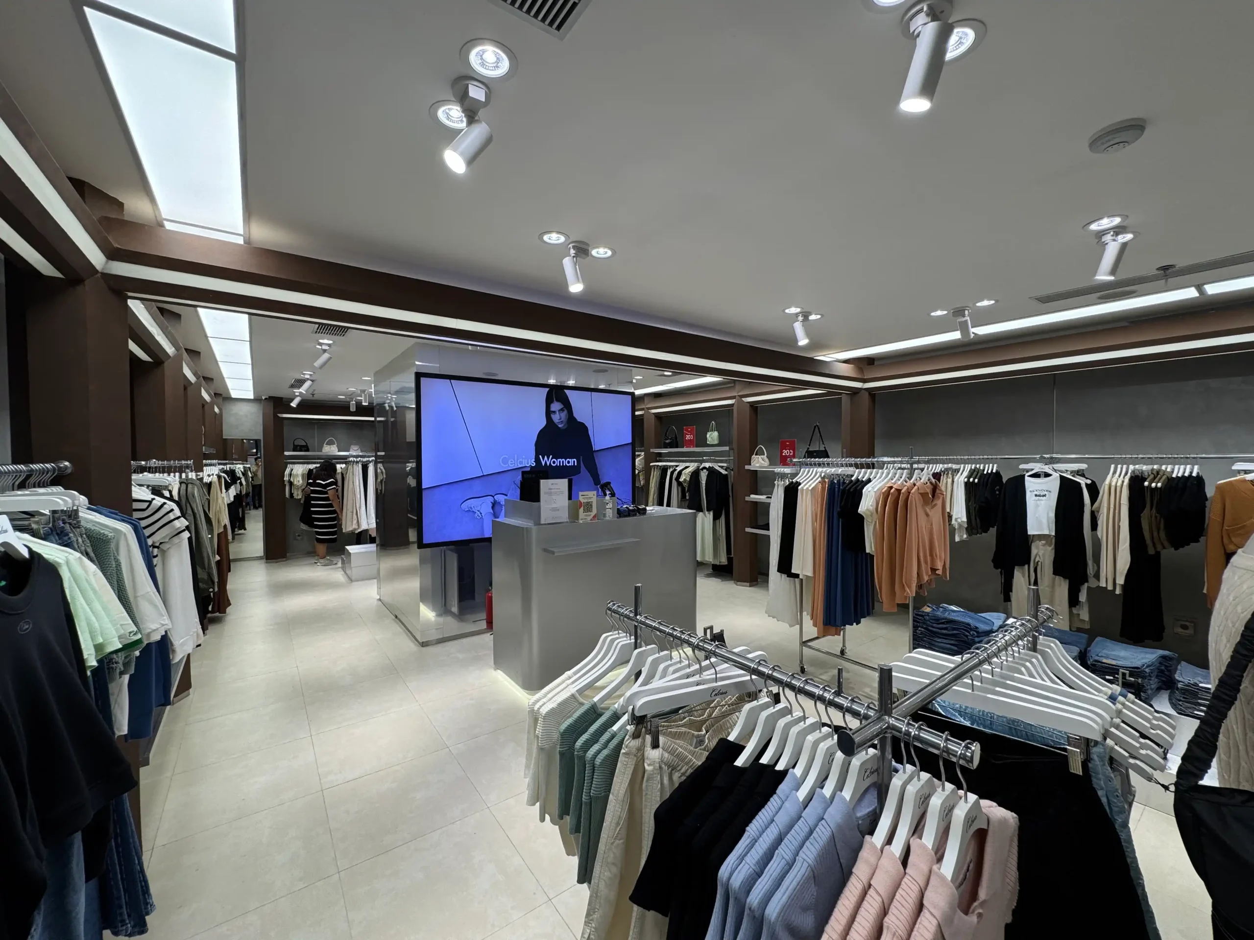 Celcius Woman Plaza Malioboro
