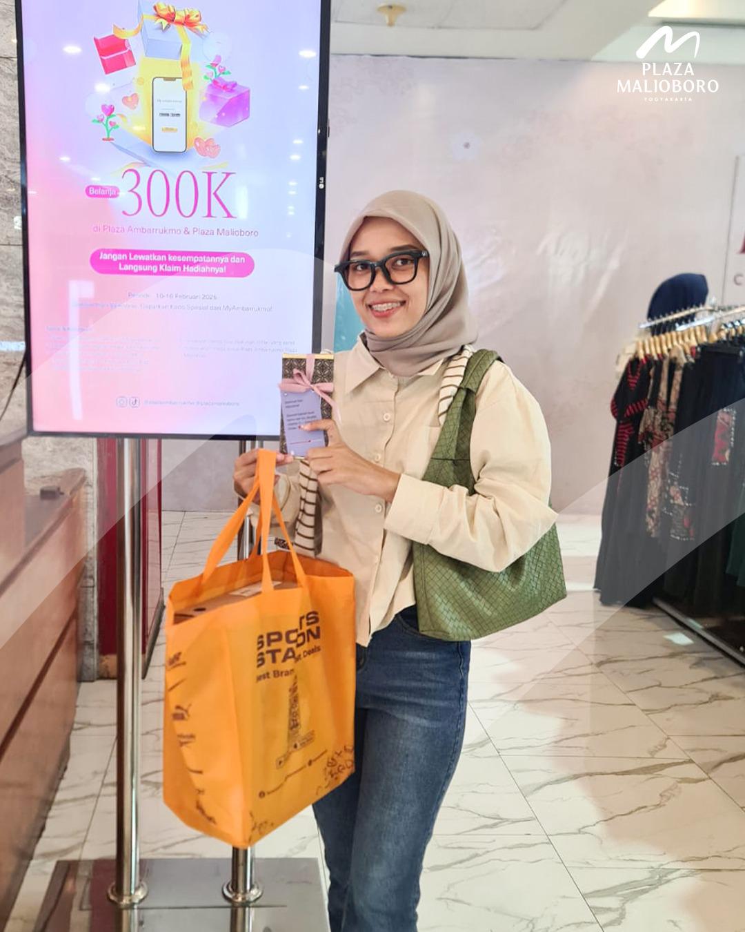 Love In The Deals Plaza Ambarrukmo