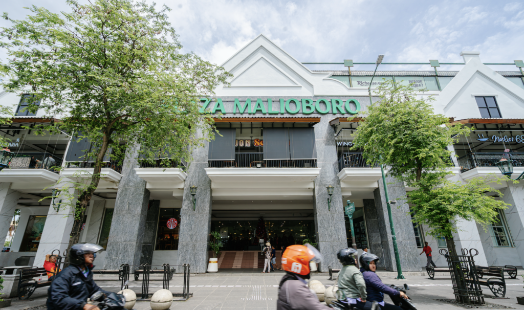 JAJANAN DI PLAZA MALIOBORO